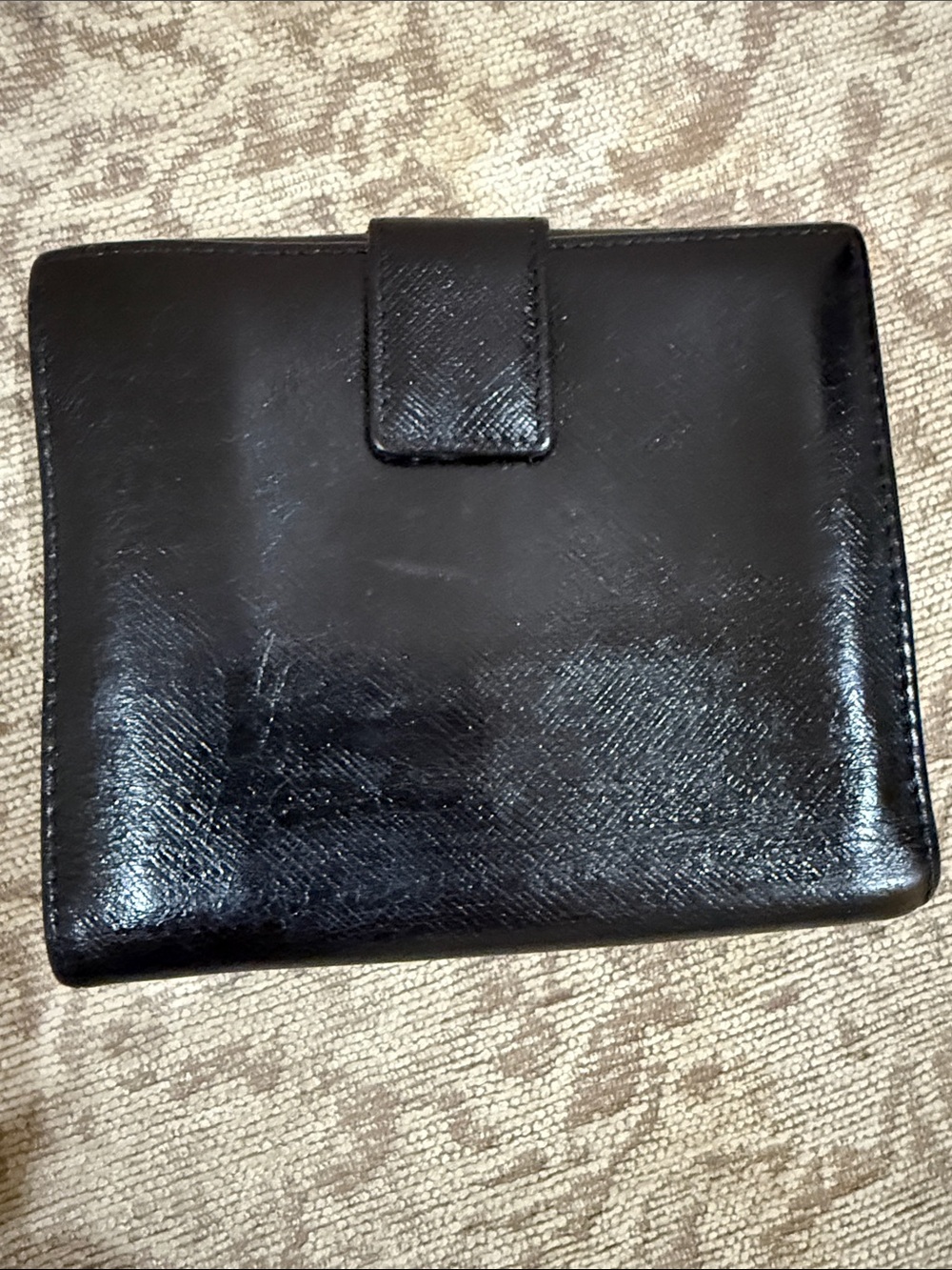 Salvatore Ferragamo EUC black leather wallet featuring Gancini clip closure - Picture 2 of 11